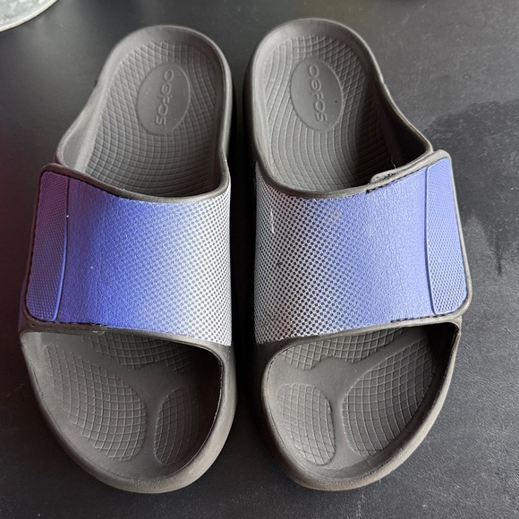 OOFOS OOahh Sport Flex Recovery Slide
Sandals Blue W10 / M8 - Picture 2 of 8